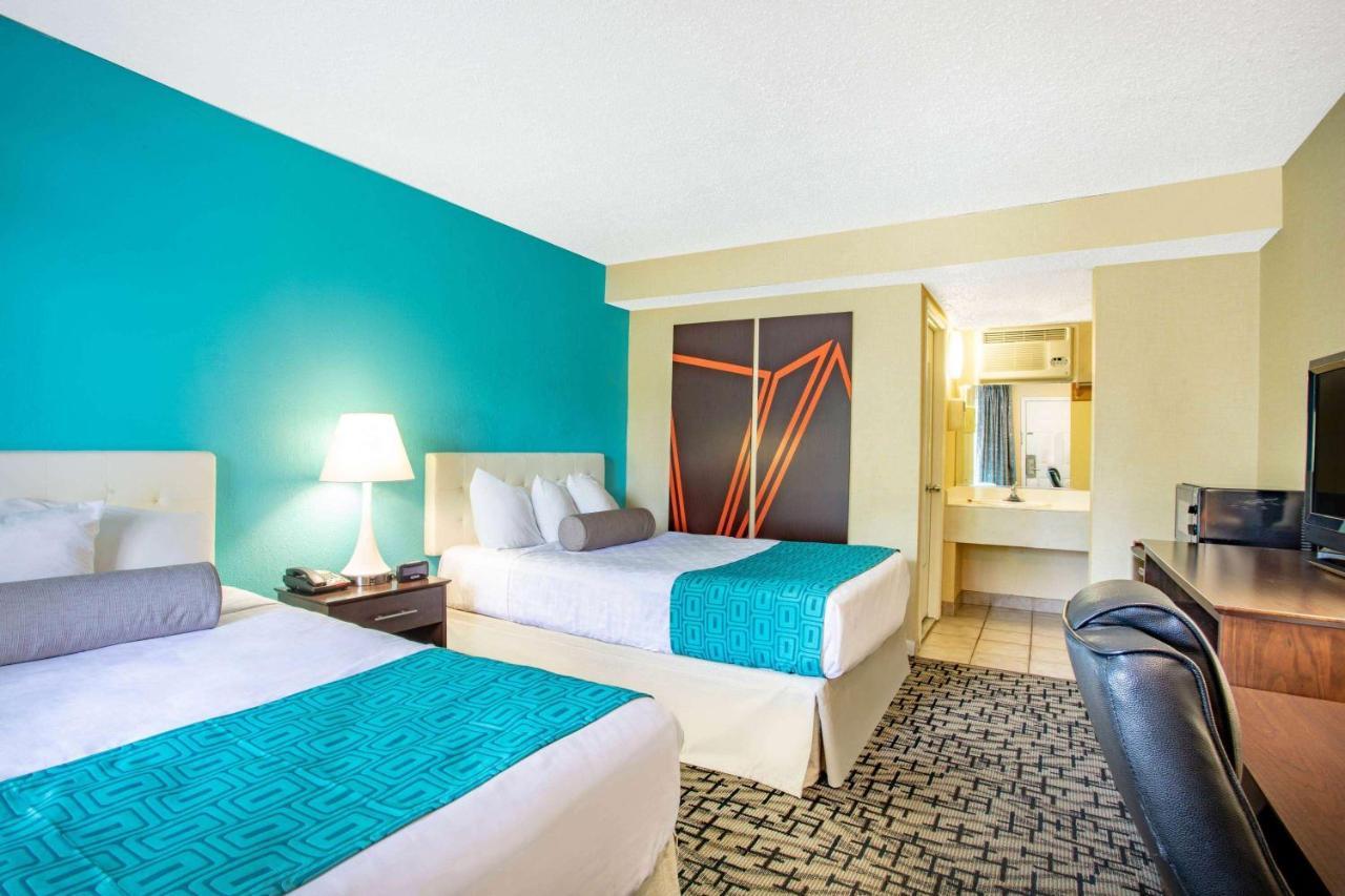 ฮาวเวิร์ด จอห์นสัน บาย วินด์แฮม ร็อกกี้ฮิลล์ Hotel ภายนอก รูปภาพ